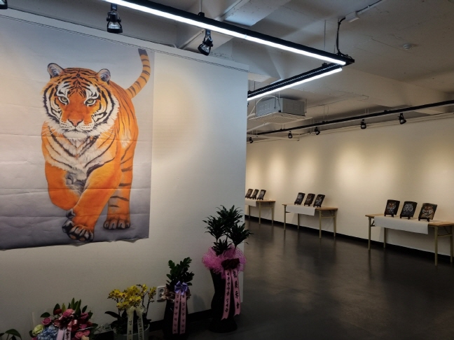 古기와에 피워낸 숨결 