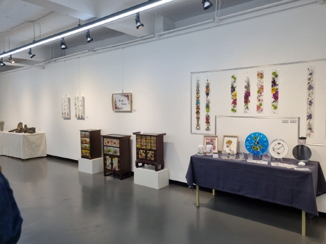 꽃. 종이. 흙 이야기