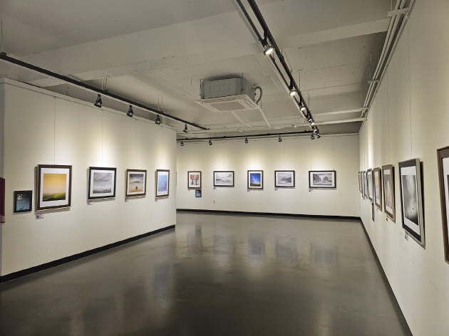 김도상. 강명호. 김해숙. 성명호. 박계숙의 작은 사진전