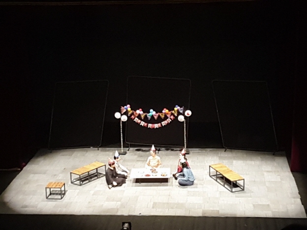 연극 - 오거리 사진관