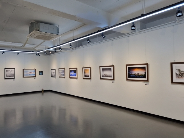 김도상. 강명호. 김해숙의 작은 사진전