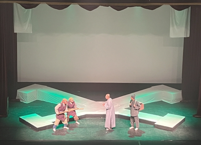 연극 '그대 꽃이 되어 다시 피어나리'